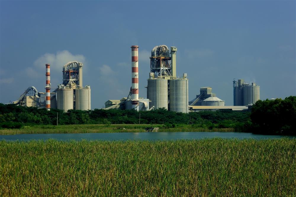 Indocement Kompleks Pabrik Cirebon